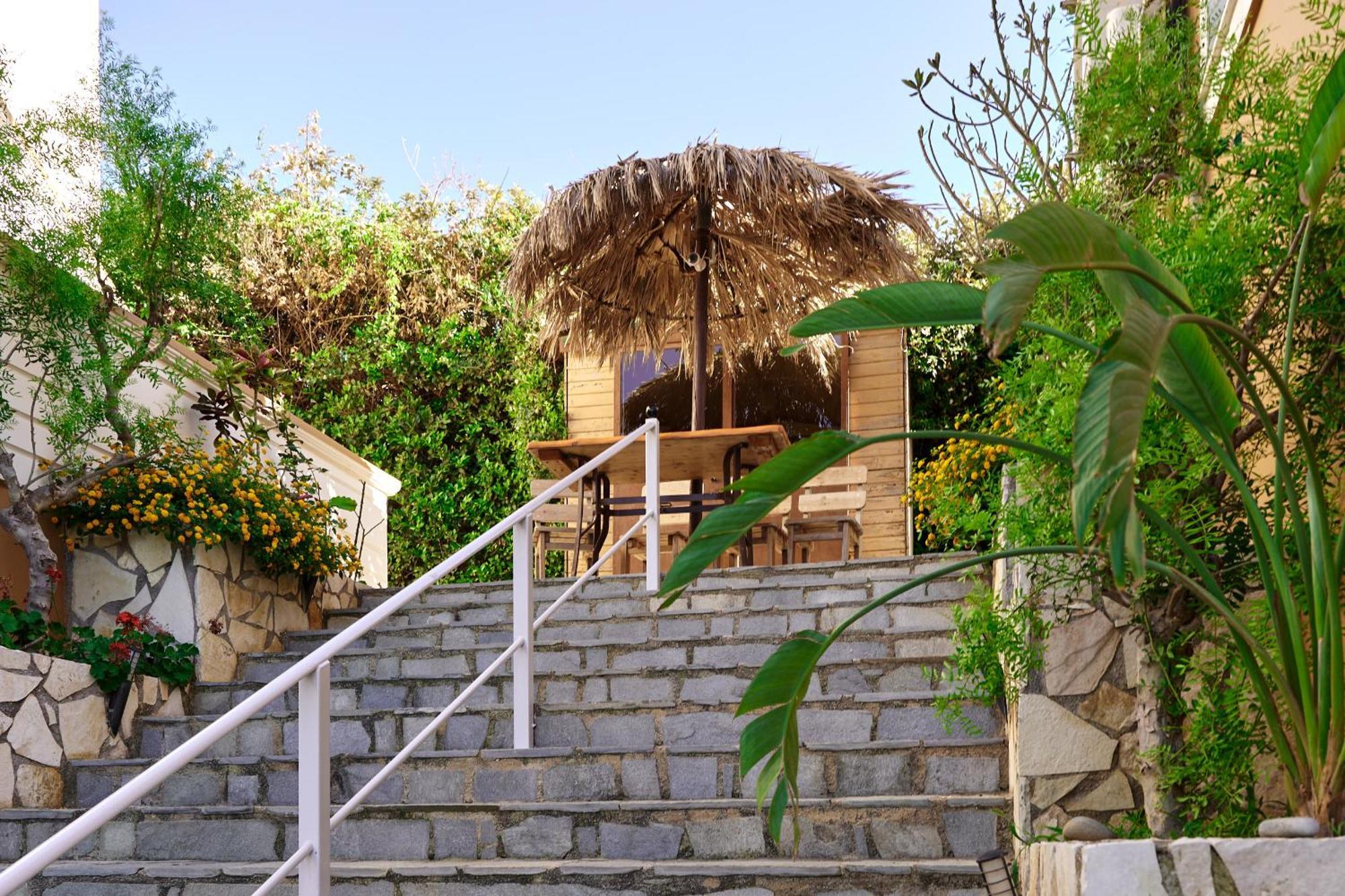 Villa Gereoudis Seaview Apartments-Pool & Bar Kolimvárion Exterior foto